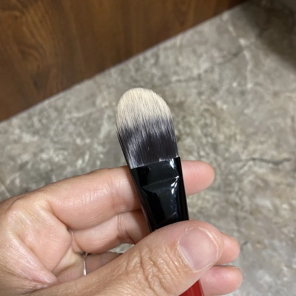 NWOB SMASHBOX CAMERA READY‎ BUILDABLE FOUNDATION BRUSH